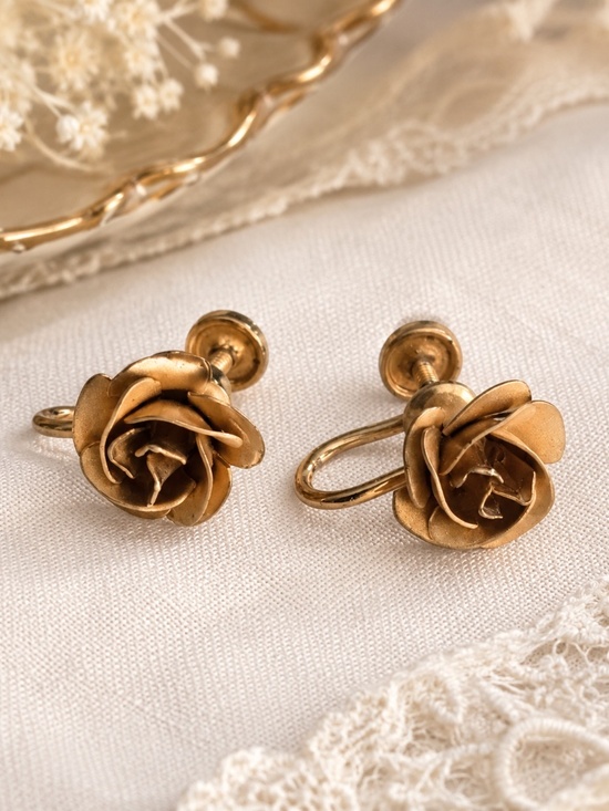 Vintage Jewelry - Vintage Gold Tone Rose Screw Back Earrings Floral Non Pierced